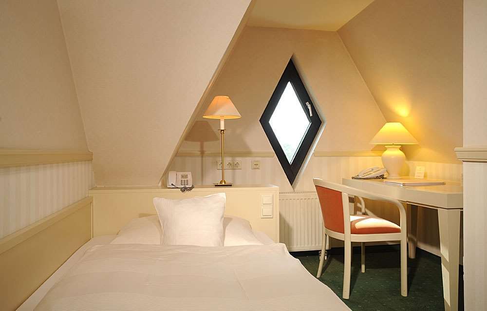 Dormero Hotel Meerbusch Rum bild
